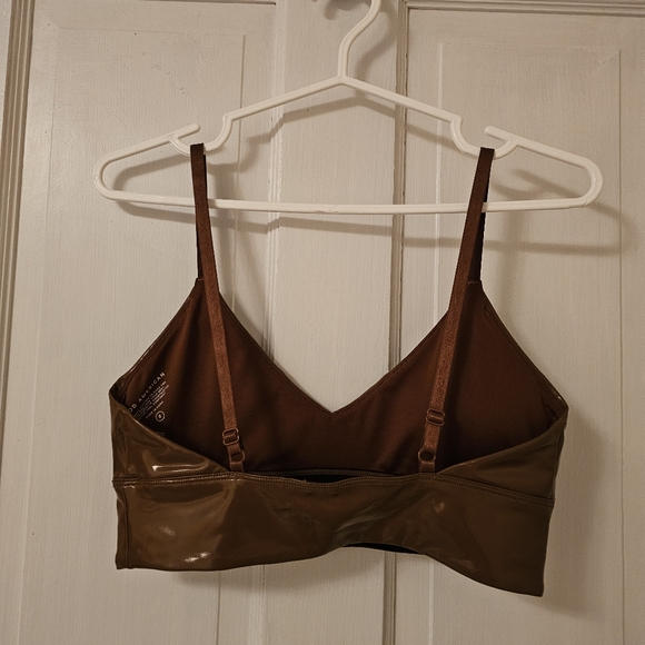 Good American Hologram V-neck Stretch-Woven Bra - Picture 8 of 11